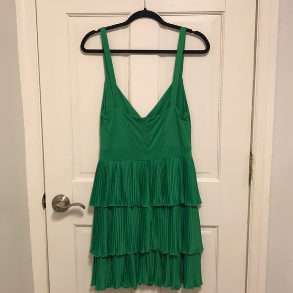 Green sleeveless frilled bottom dress - Picture 2 of 3